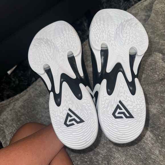 Nike Zoom Freak 4 Black and White Limited  NEVER WORN - Picture 5 of 6